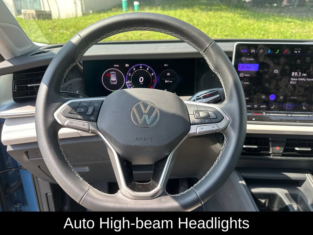 Used 2025 Volkswagen Tiguan SE w/ Panoramic Sunroof Package AWD/4WD image 16