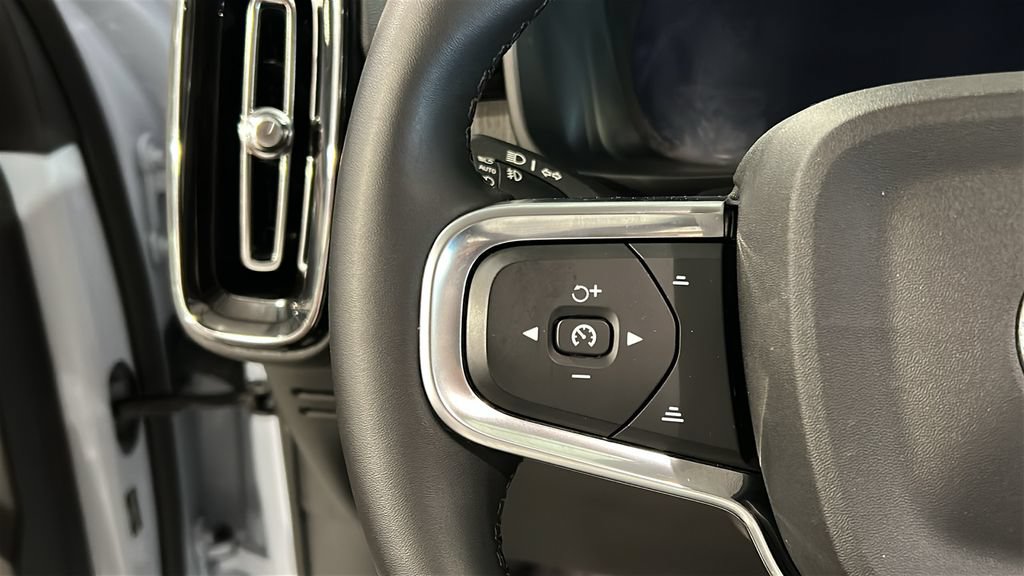 Certified 2026 Volvo XC40 B5 Plus AWD/4WD image 13