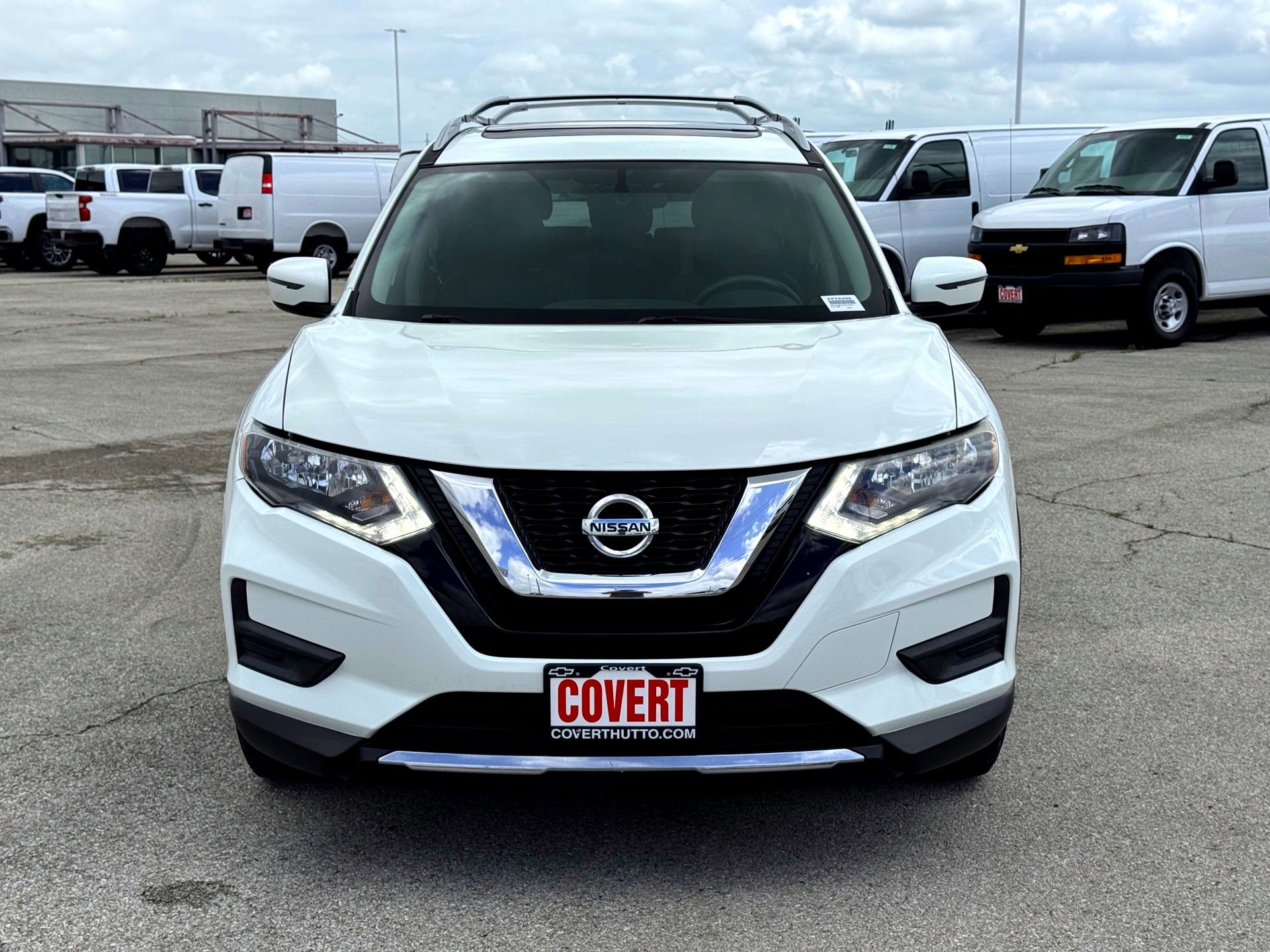 Used 2017 Nissan Rogue SV FWD image 3