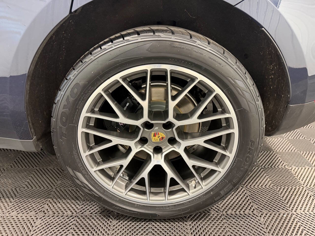 Used 2018 Porsche Macan AWD/4WD image 48