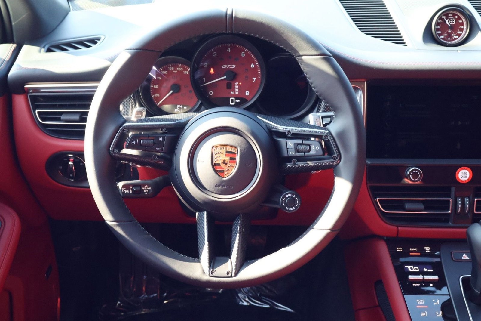 New 2026 Porsche Macan GTS image 15