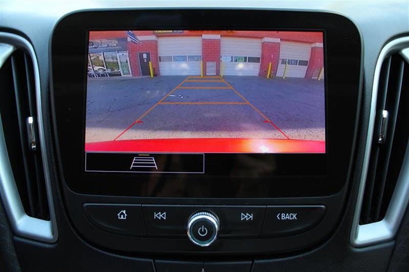 Used 2023 Chevrolet Malibu RS FWD image 19