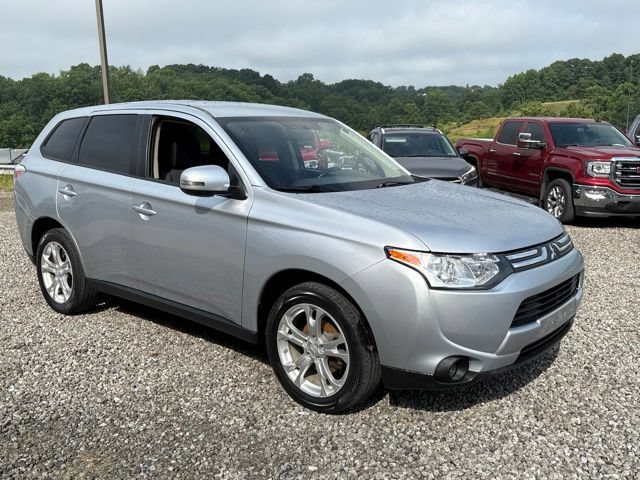 Used 2014 Mitsubishi Outlander SE AWD/4WD image 7