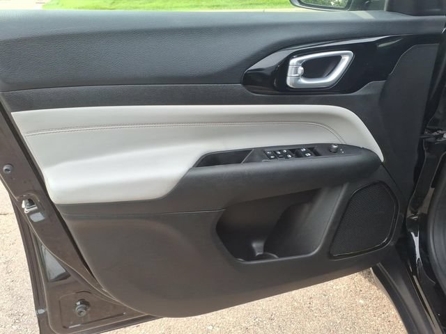 Used 2024 Jeep Compass Limited AWD/4WD image 8