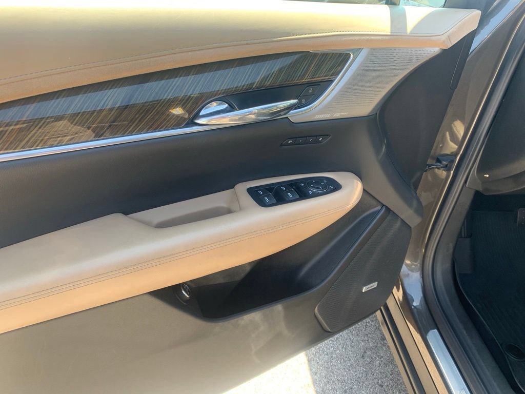 Used 2020 Cadillac XT6 Premium Luxury w/ Platinum Package AWD/4WD image 10