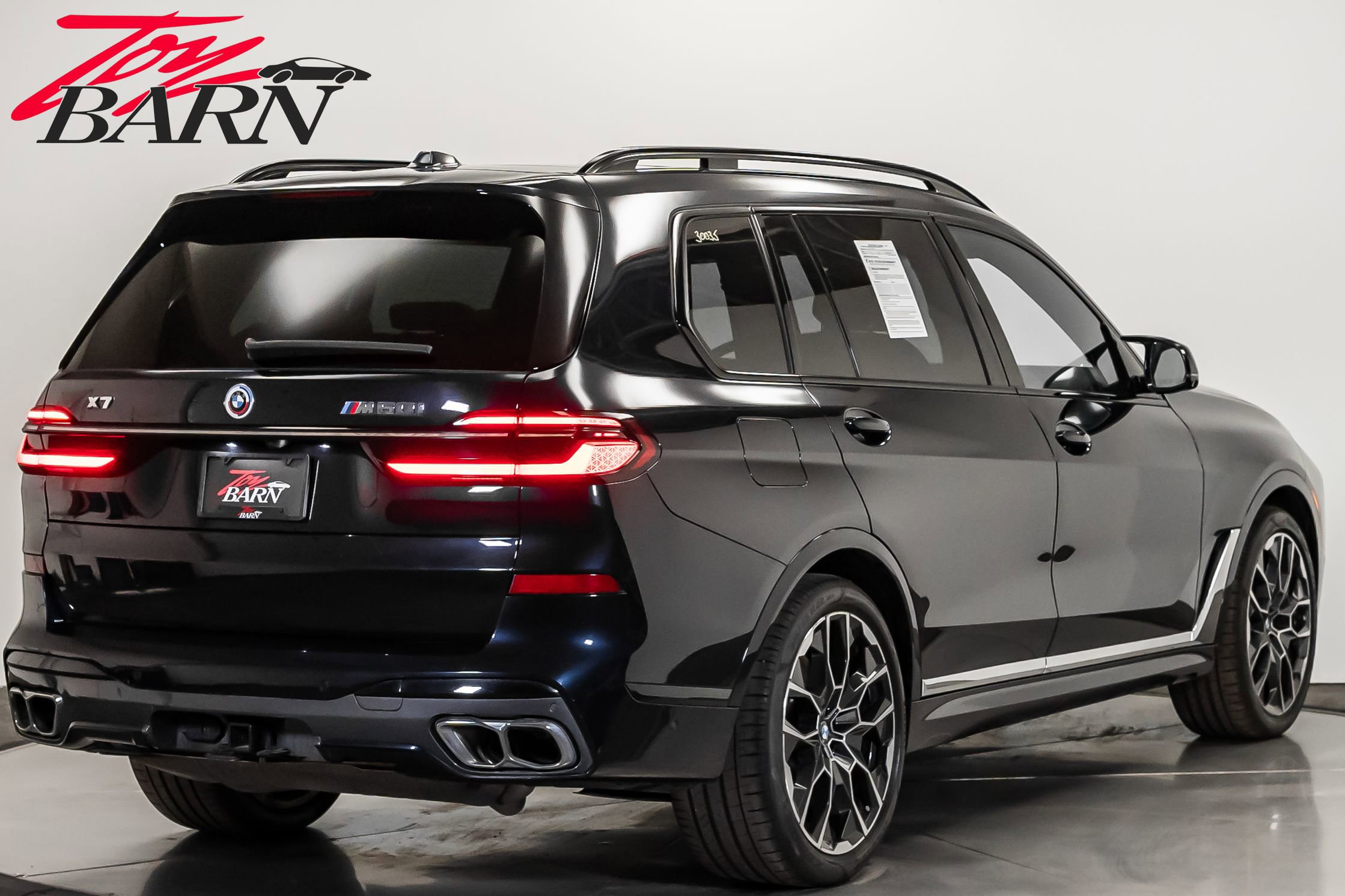 Used 2023 BMW X7 M60i w/ Executive Package image 4