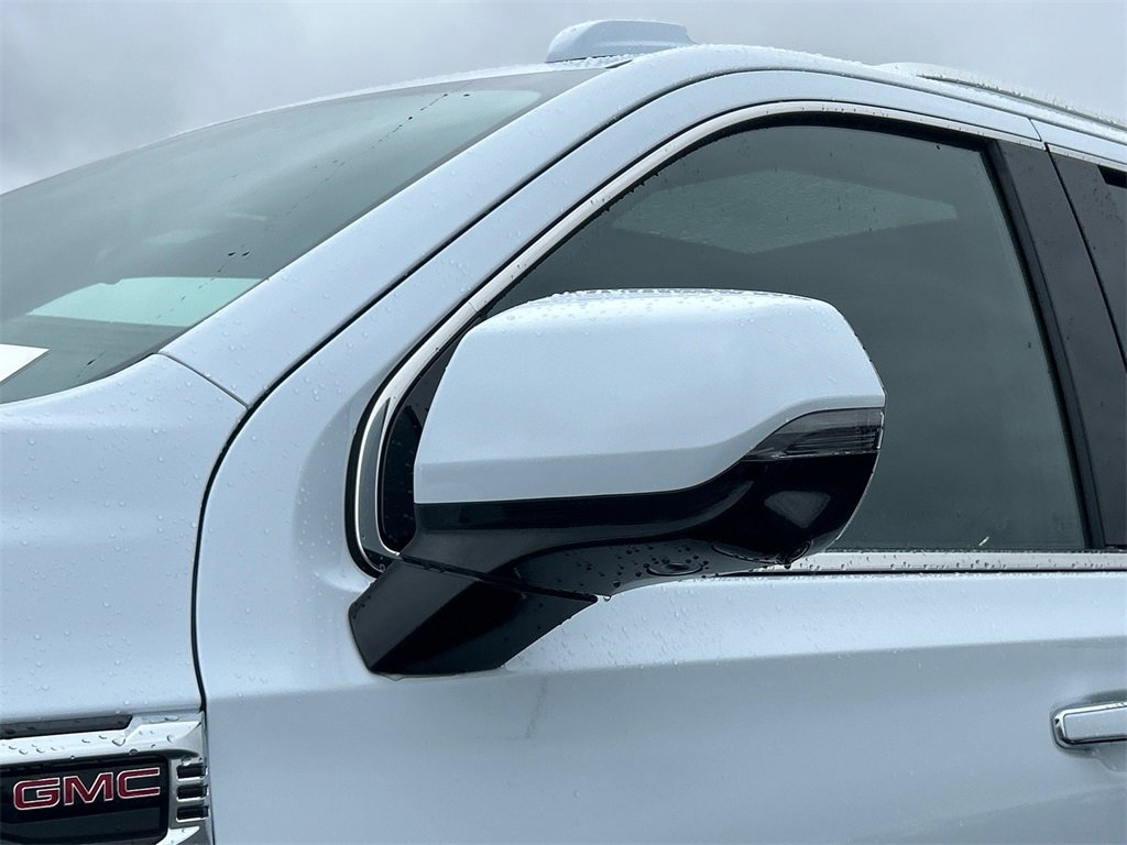 New 2026 GMC Yukon Denali w/ Sun & Power Step Package image 12