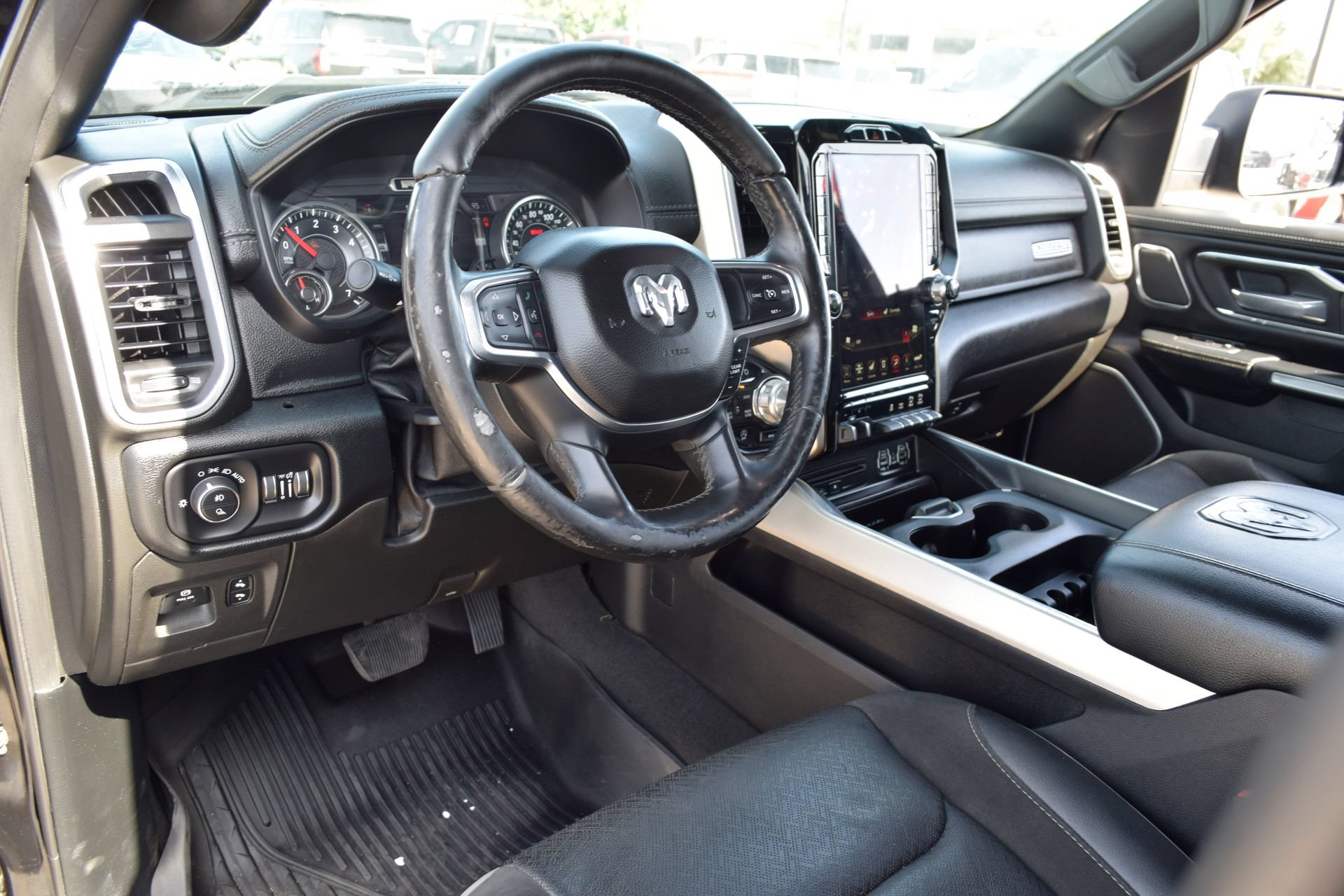 Used 2019 RAM 1500 Laramie AWD/4WD image 15