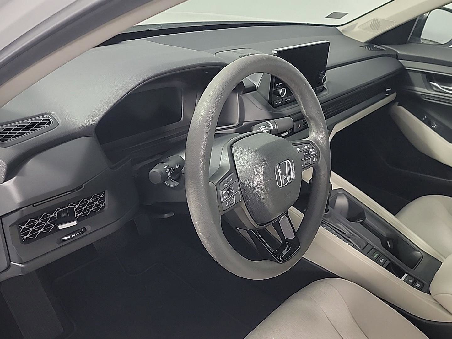 Certified 2025 Honda Accord SE image 16