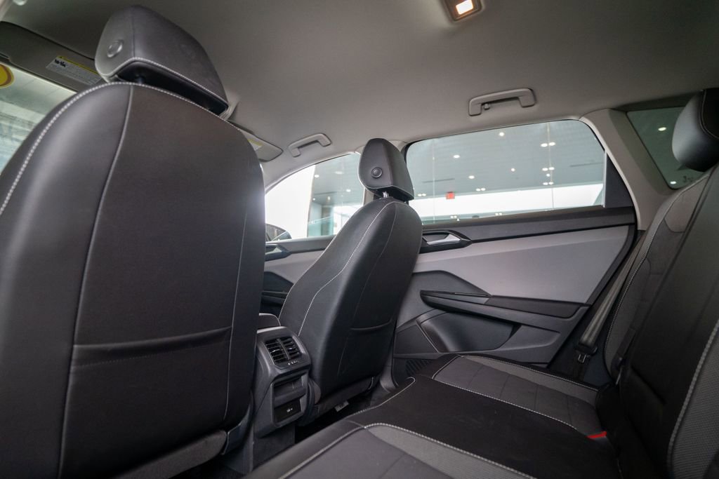 Used 2022 Volkswagen Taos SE image 26