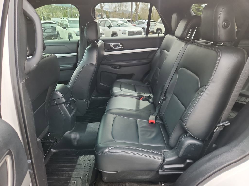 Used 2017 Ford Explorer XLT w/ Equipment Group 202A image 25