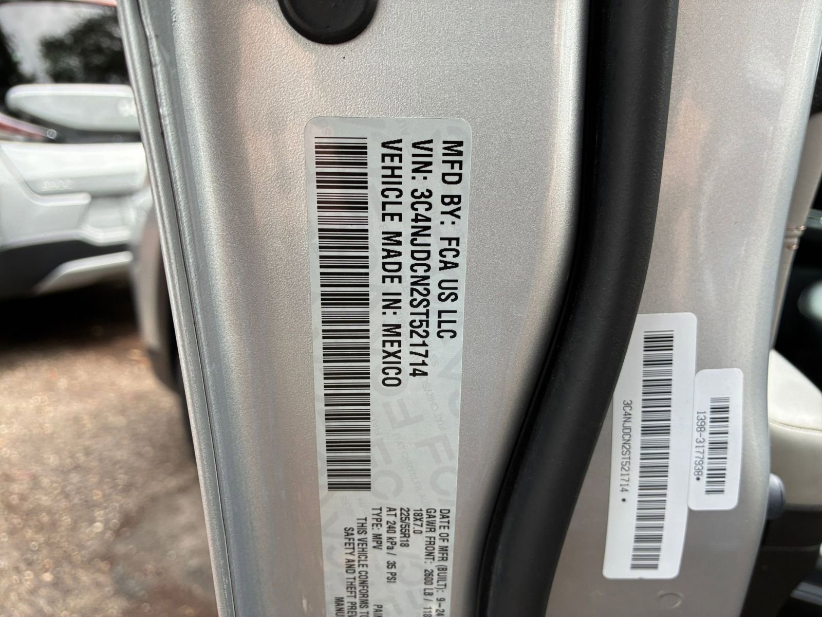 Used 2025 Jeep Compass Limited image 29