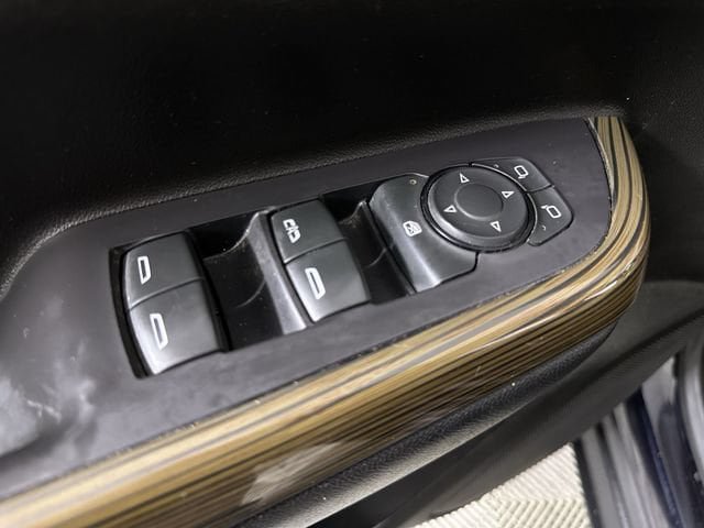 Used 2022 GMC Acadia SLE FWD image 24