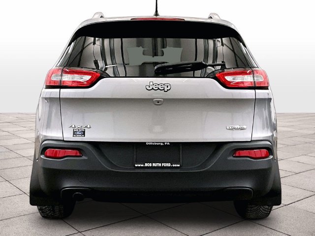 Used 2018 Jeep Cherokee Latitude w/ Cold Weather Group AWD/4WD image 5