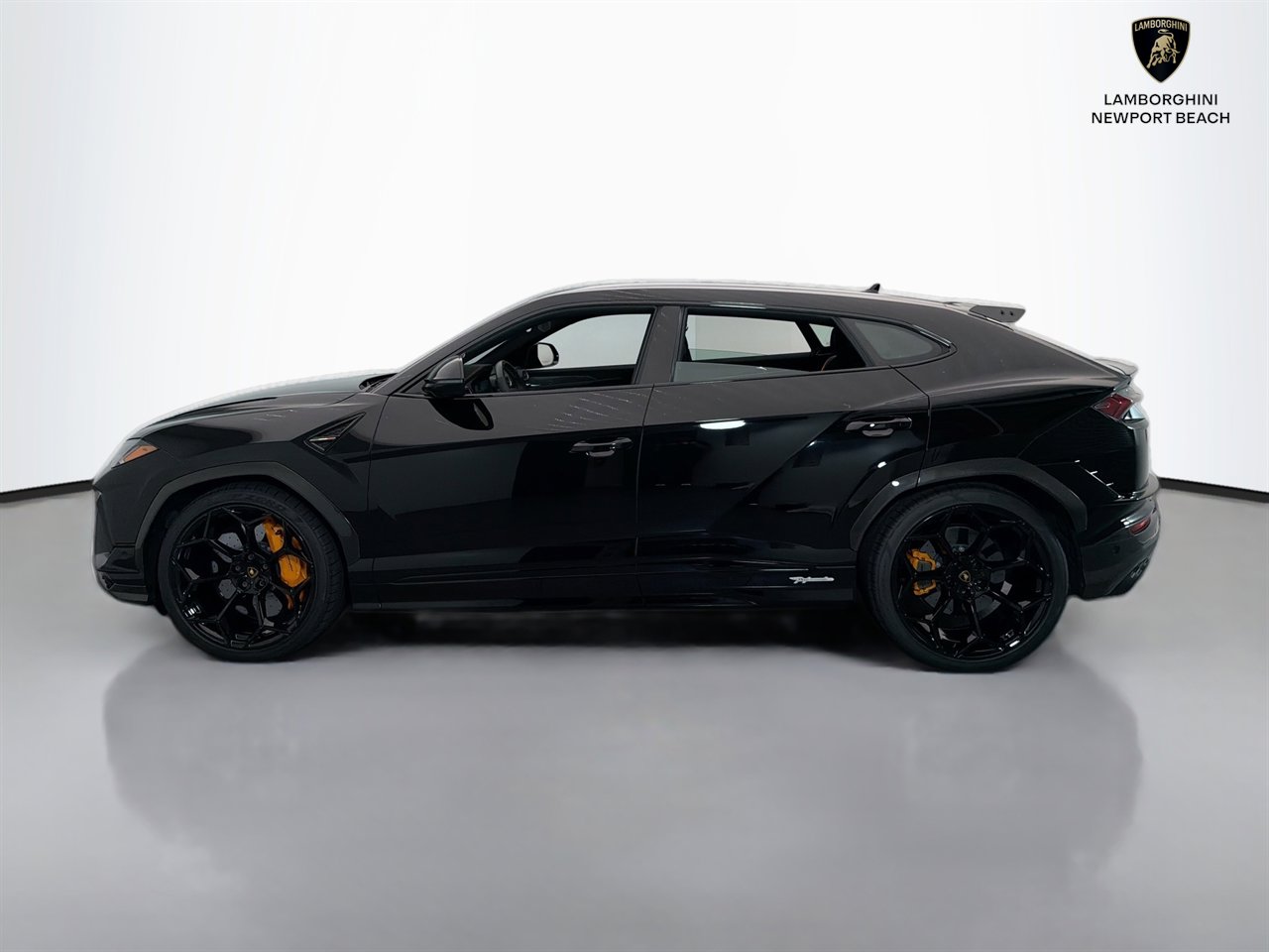 Used 2024 Lamborghini Urus Performante AWD/4WD image 4