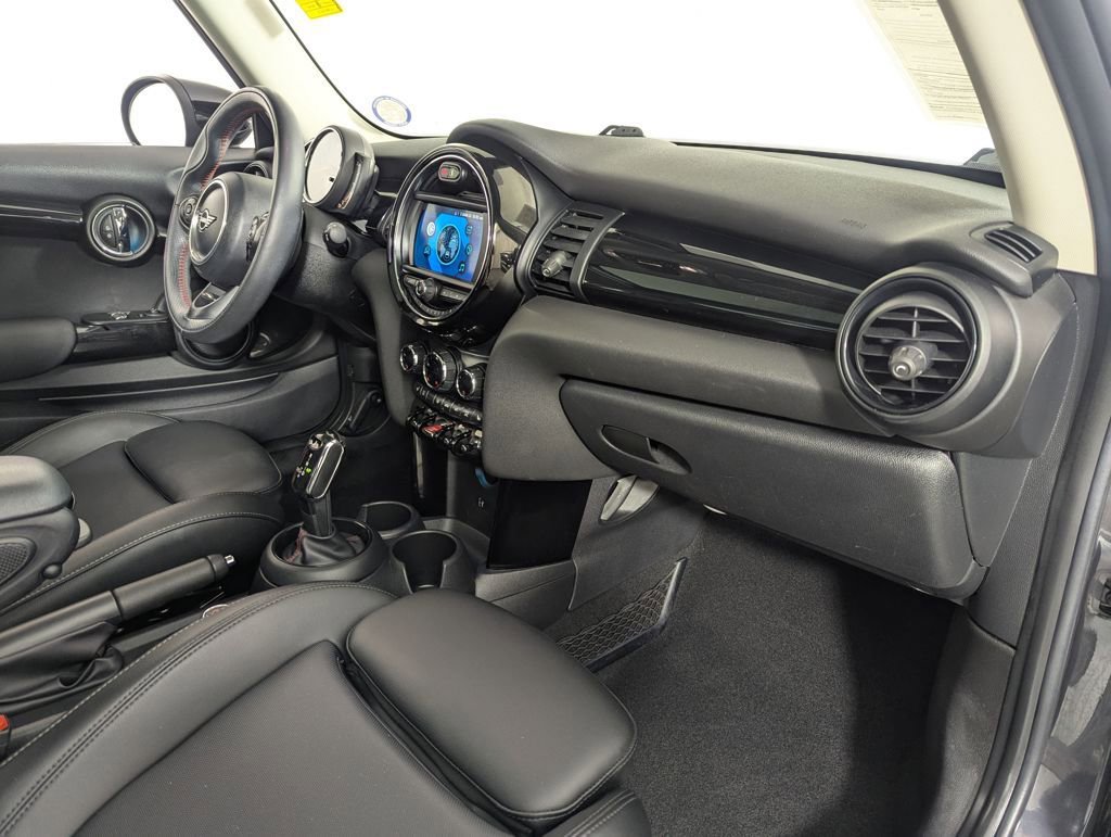Used 2020 MINI Cooper S image 33