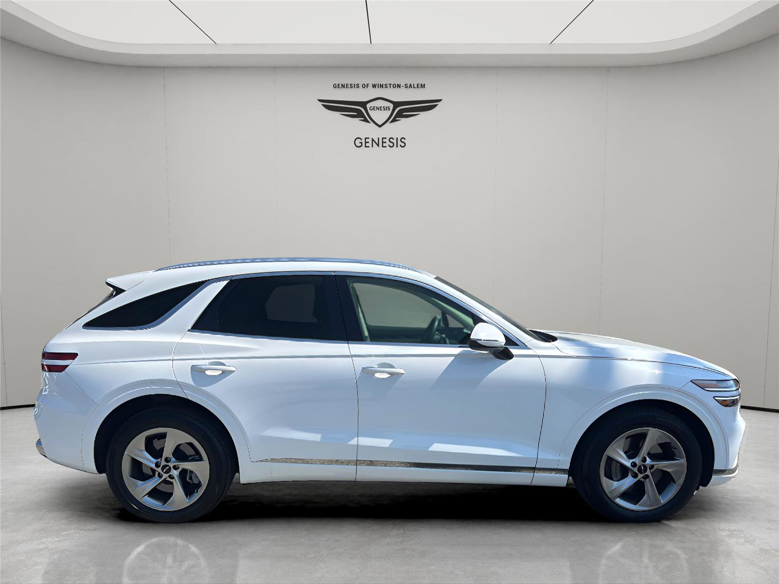 Used 2026 Genesis GV70 2.5T Select image 6