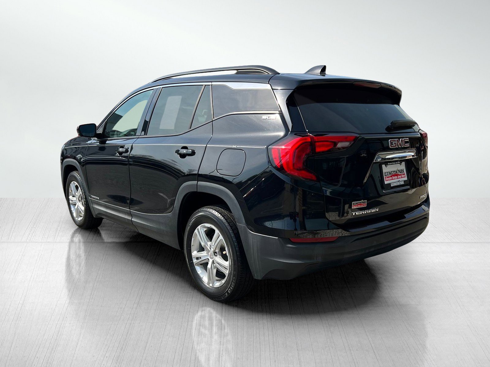 Used 2020 GMC Terrain SLE w/ Driver Convenience Package image 8