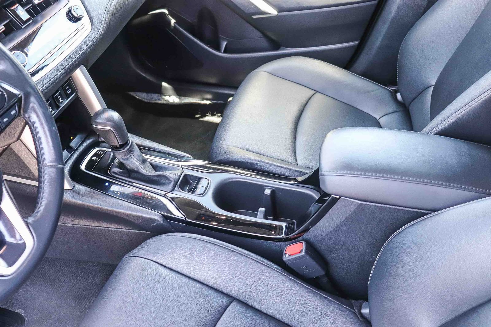 Certified 2024 Toyota Corolla Cross XLE FWD image 23