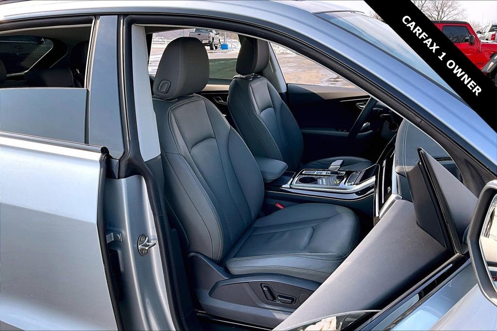 Used 2025 Audi Q8 Premium image 28