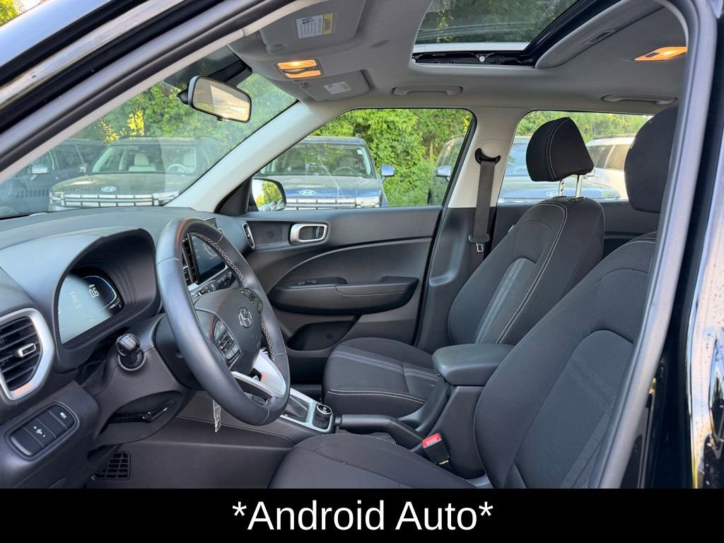 Used 2023 Hyundai Venue SEL w/ Cargo Package FWD image 12