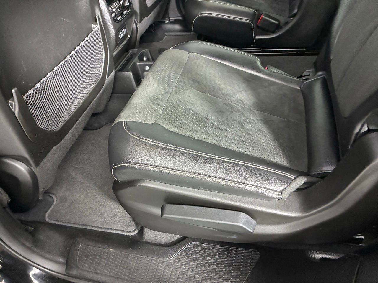 Used 2024 Jeep Grand Cherokee L Altitude image 27