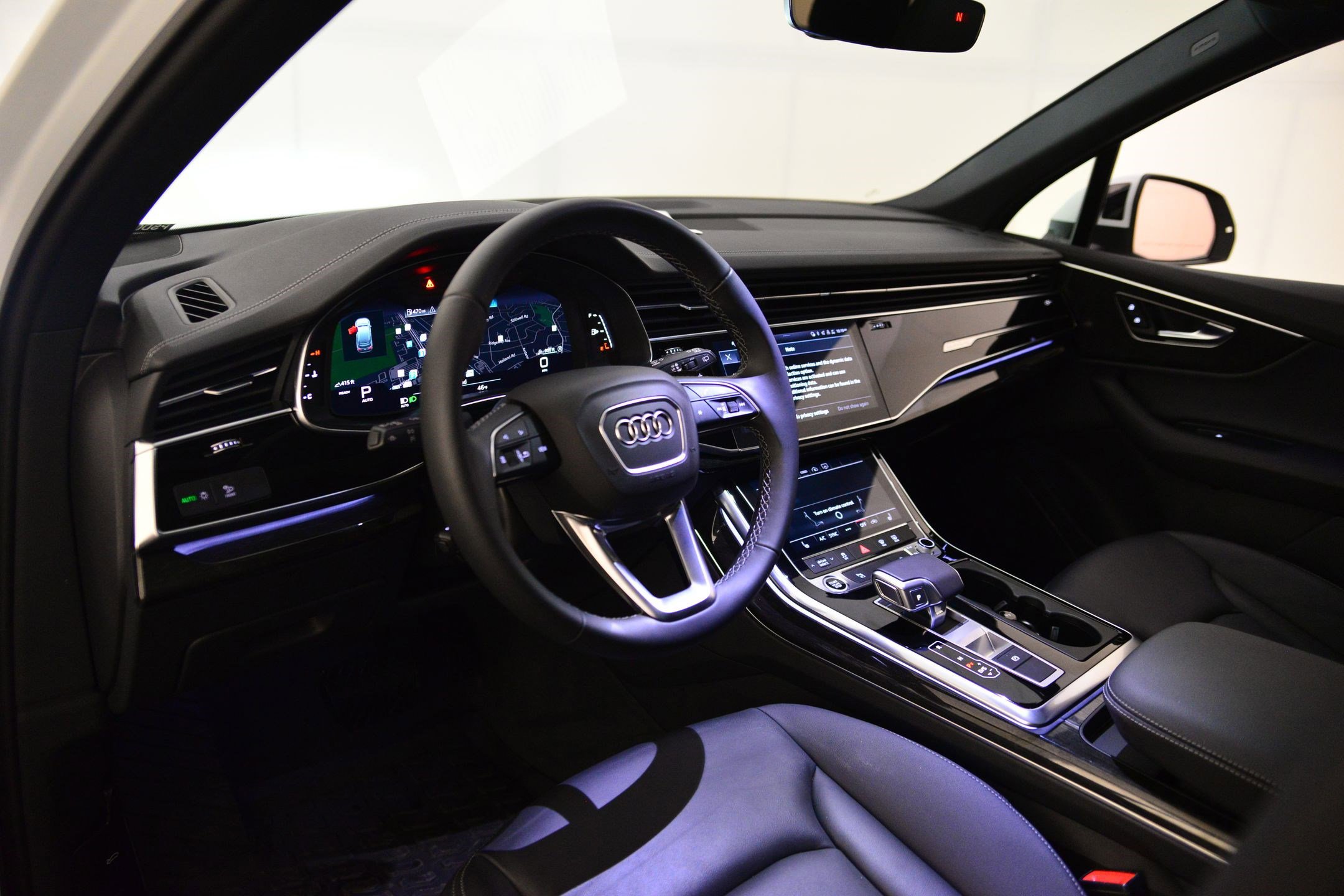 Used 2025 Audi Q7 Premium w/ Convenience Package image 25