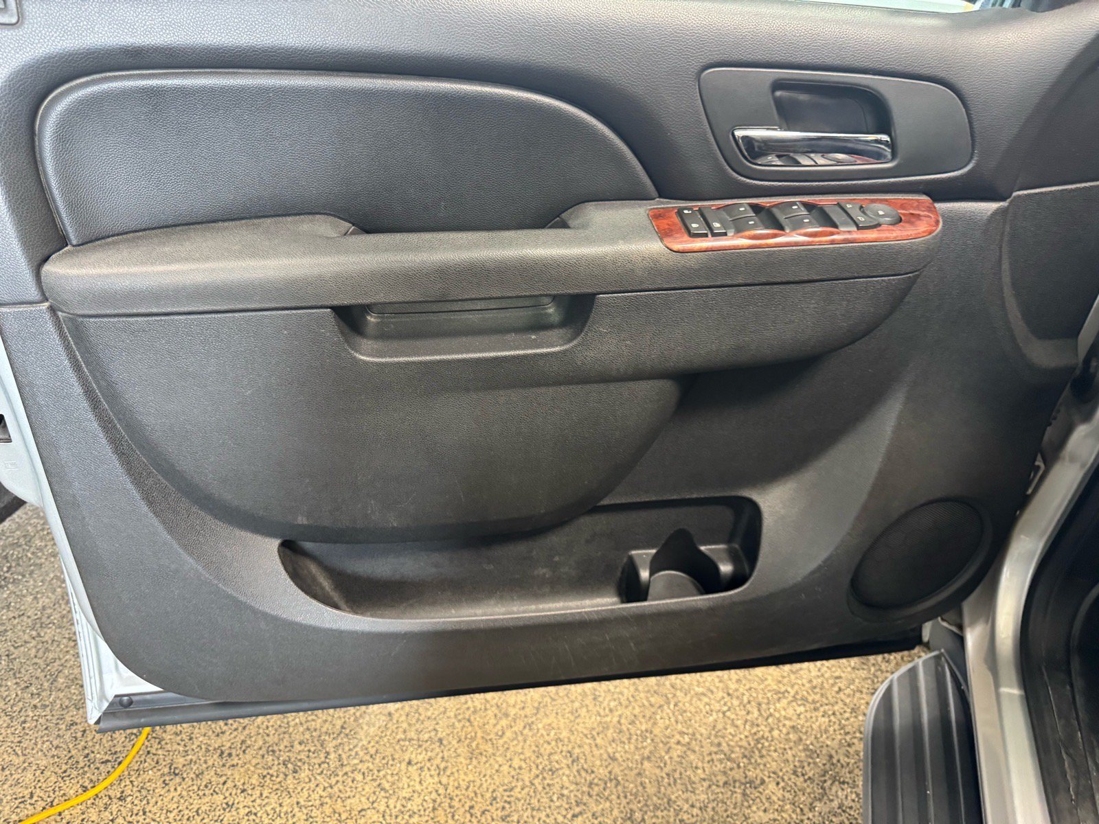 Used 2011 Chevrolet Avalanche LS w/ Convenience Package AWD/4WD image 14
