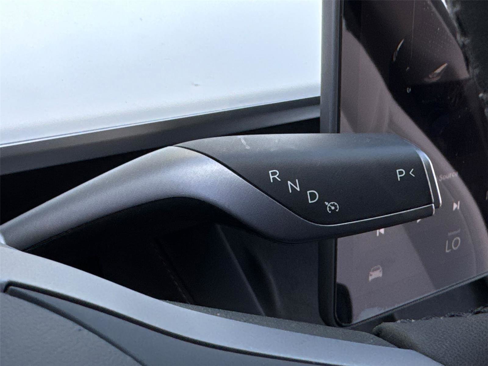 Used 2025 Tesla Model Y Long Range AWD/4WD image 31