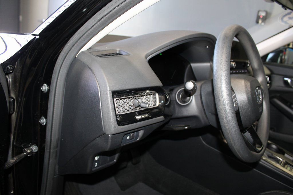 Used 2023 Honda Civic LX image 13
