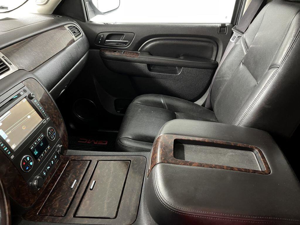 Used 2012 GMC Yukon XL Denali image 25