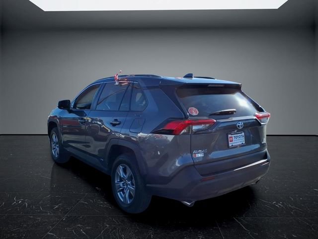 Used 2022 Toyota RAV4 LE AWD/4WD image 6