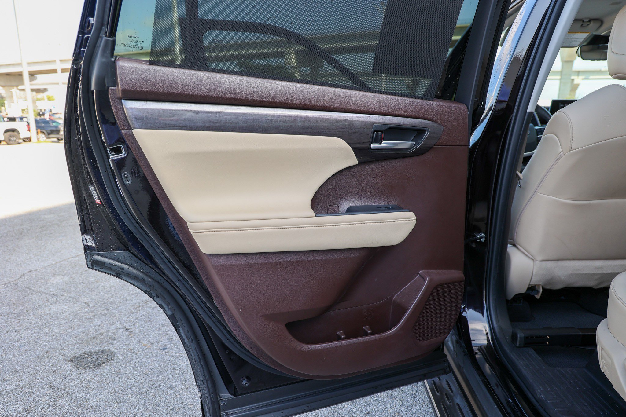 Used 2022 Toyota Highlander Limited AWD/4WD image 35