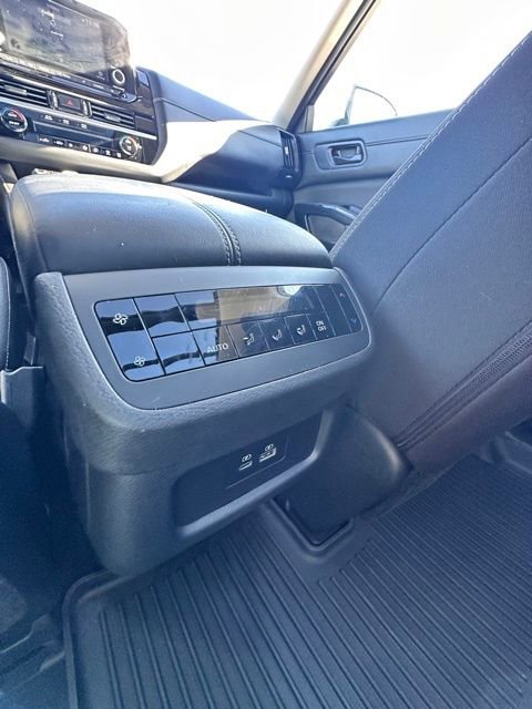 Certified 2024 Nissan Pathfinder SV w/ SV Premium Package image 32