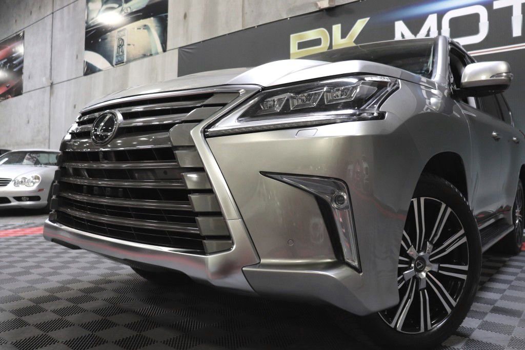 Used 2019 Lexus LX 570 4WD w/ Luxury Package image 75