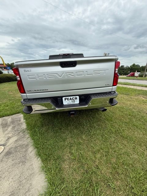 Used 2023 Chevrolet Silverado 2500 LTZ AWD/4WD image 4