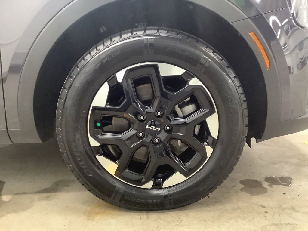 Certified 2025 Kia Sorento S w/ Panoramic Sunroof Package image 29