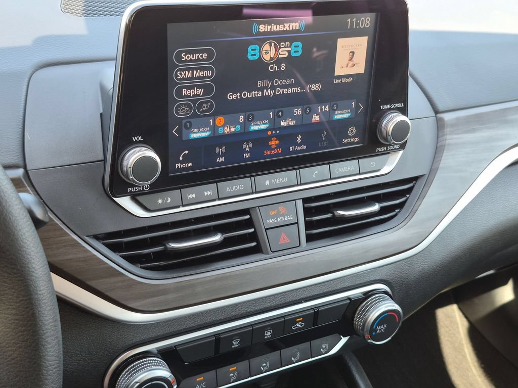 Used 2025 Nissan Altima 2.5 SV FWD image 17