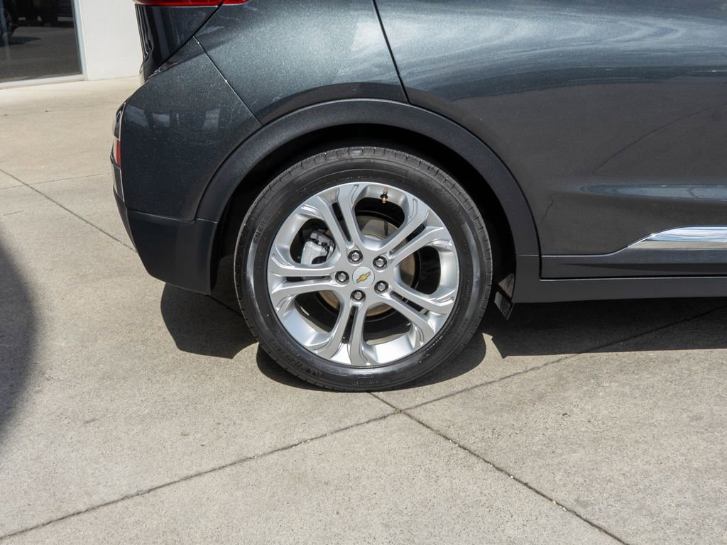 Used 2021 Chevrolet Bolt LT FWD image 32
