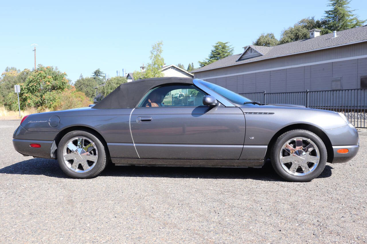 Used 2003 Ford Thunderbird image 39