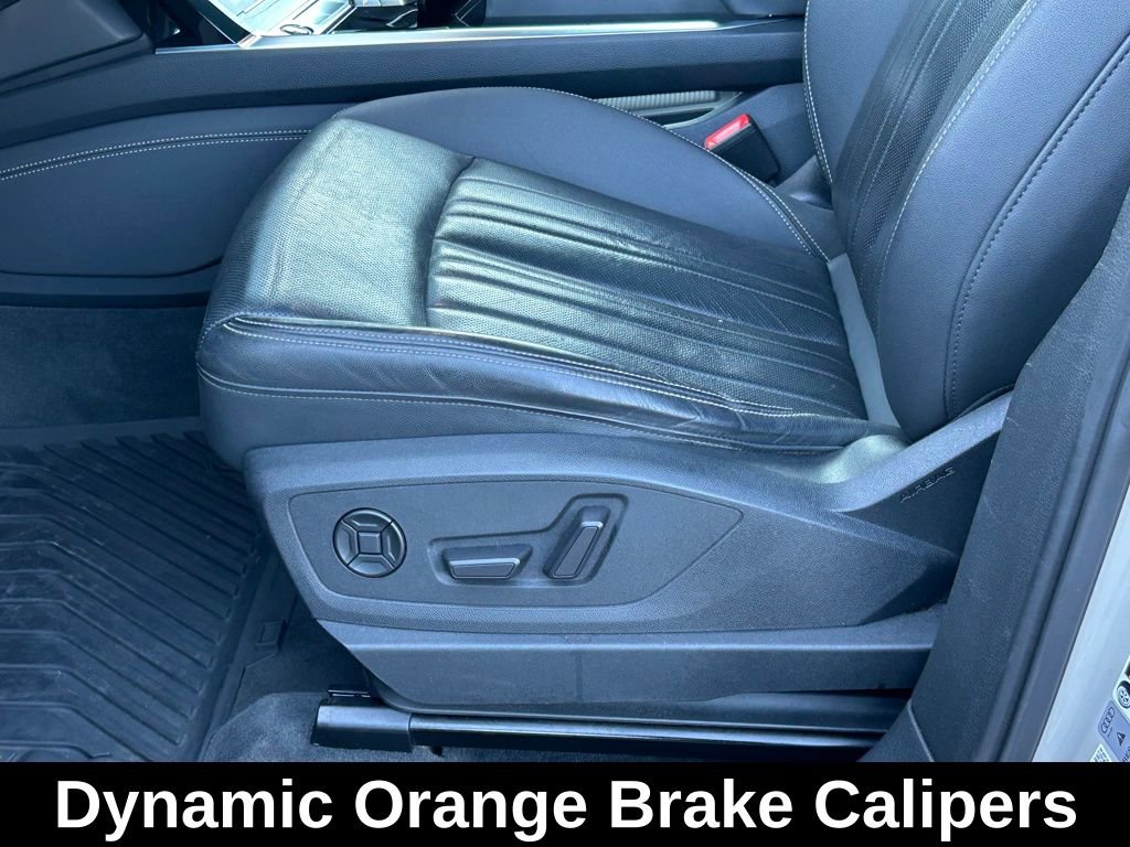 Used 2022 Audi e-tron Premium Plus w/ Premium Plus Package image 11