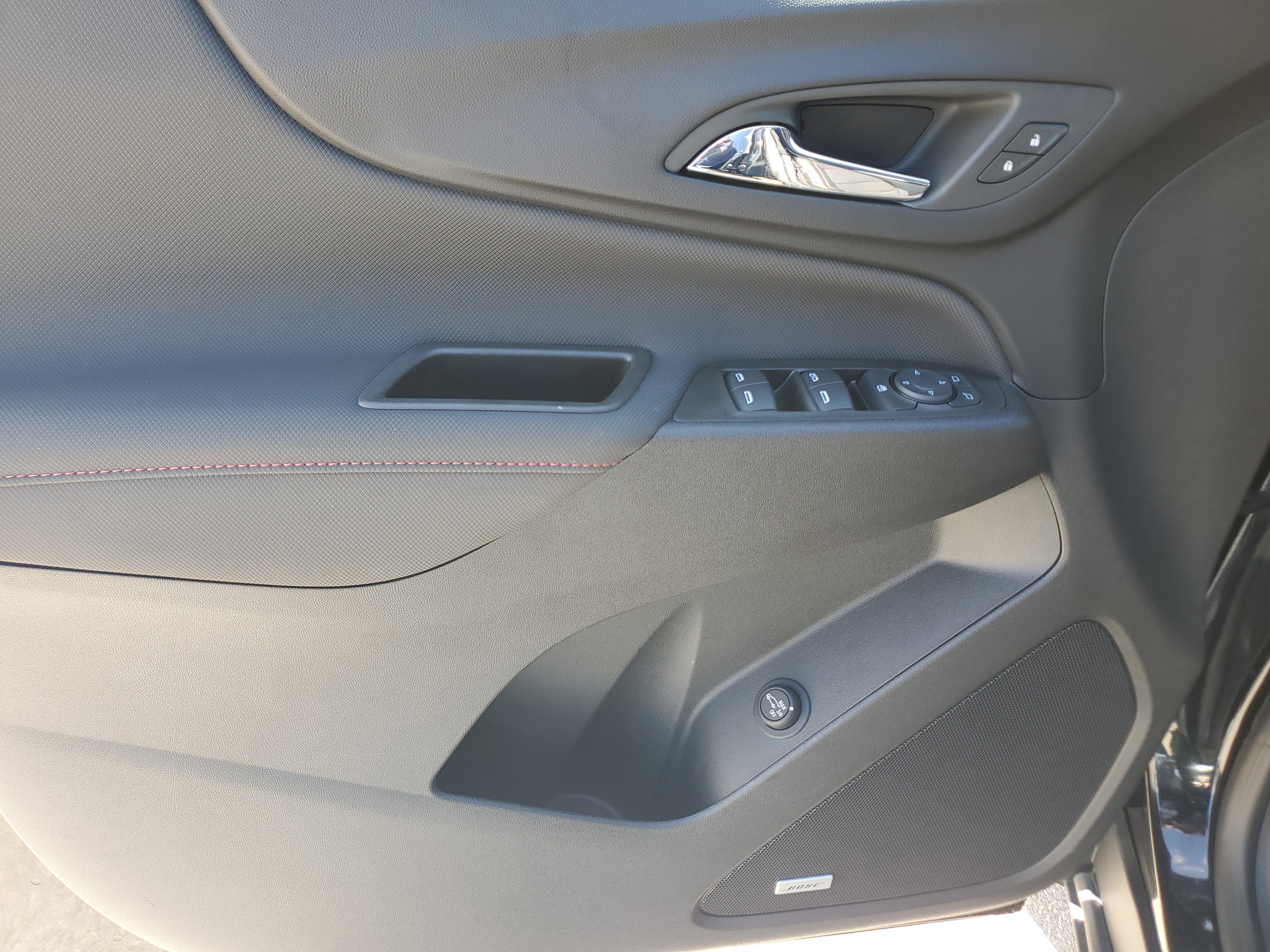 Used 2024 Chevrolet Equinox RS w/ RS Leather Package image 27