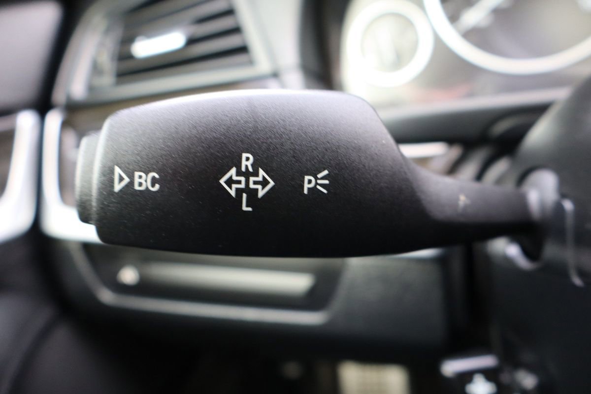 Used 2013 BMW 550i xDrive Sedan image 32