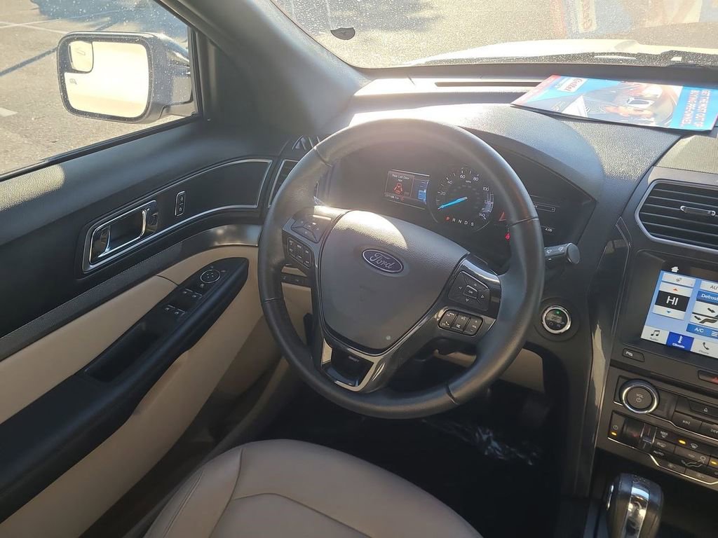 Used 2018 Ford Explorer XLT w/ Equipment Group 202A image 7