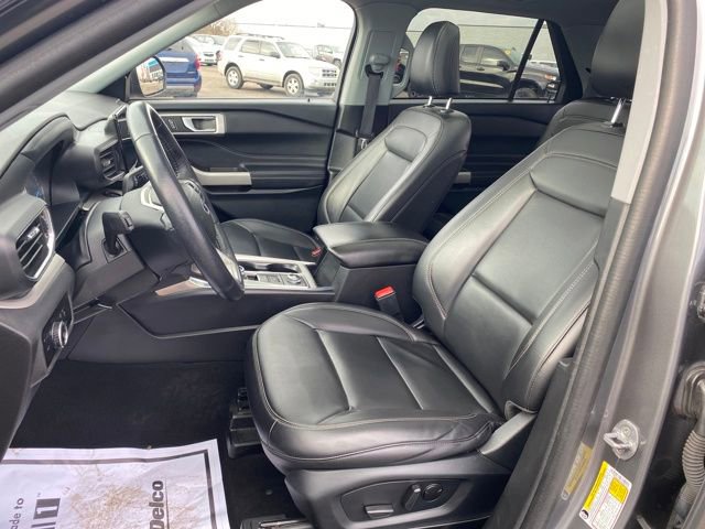 Used 2023 Ford Explorer XLT image 13