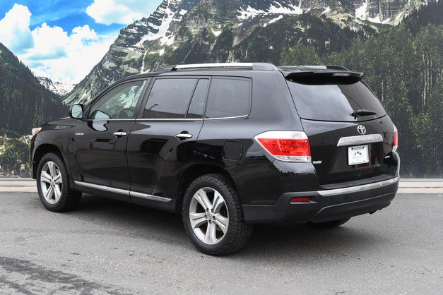 Used 2012 Toyota Highlander Limited w/ Tow Pkg AWD/4WD image 9