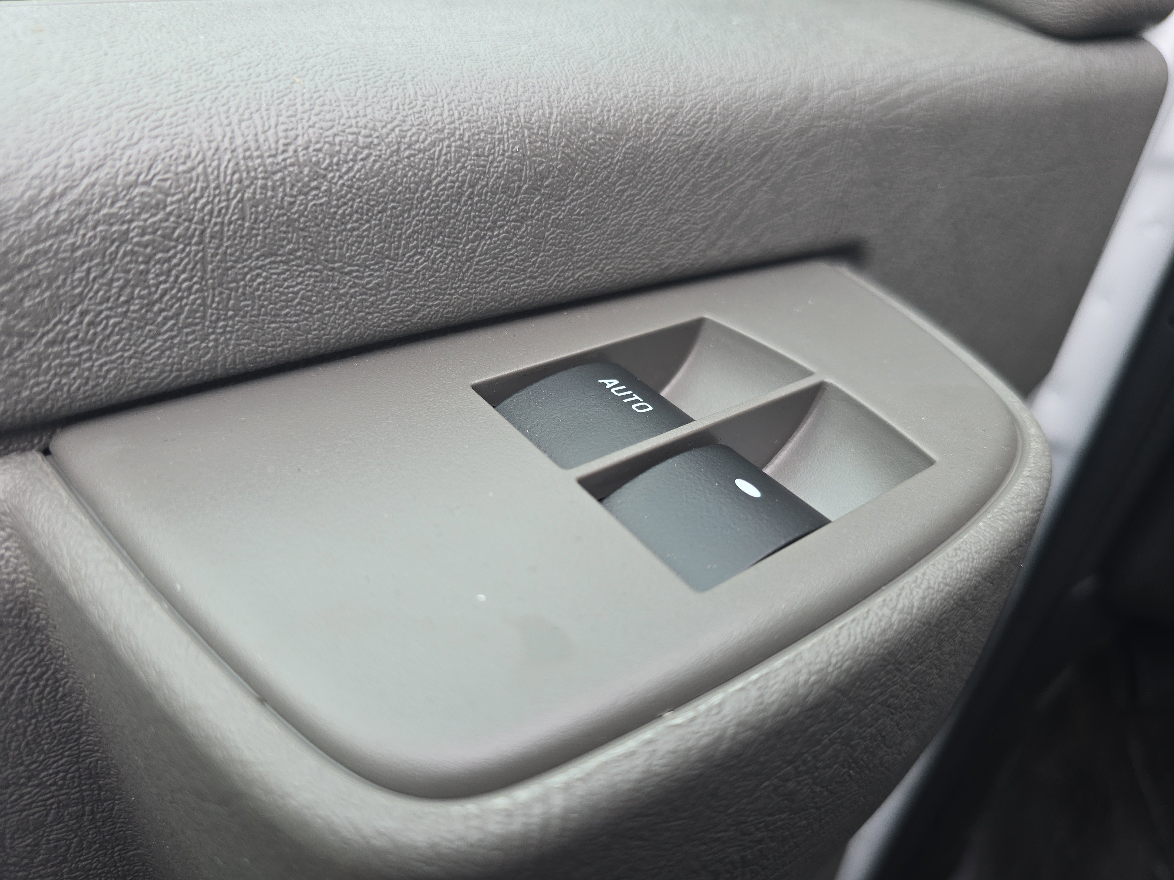 New 2025 Chevrolet Express 4500 Extended w/ Power Convenience Package image 15