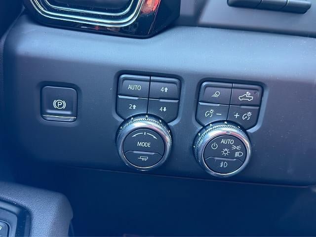 New 2026 GMC Sierra 2500 AT4 w/ AT4 Premium Plus Package AWD/4WD image 32
