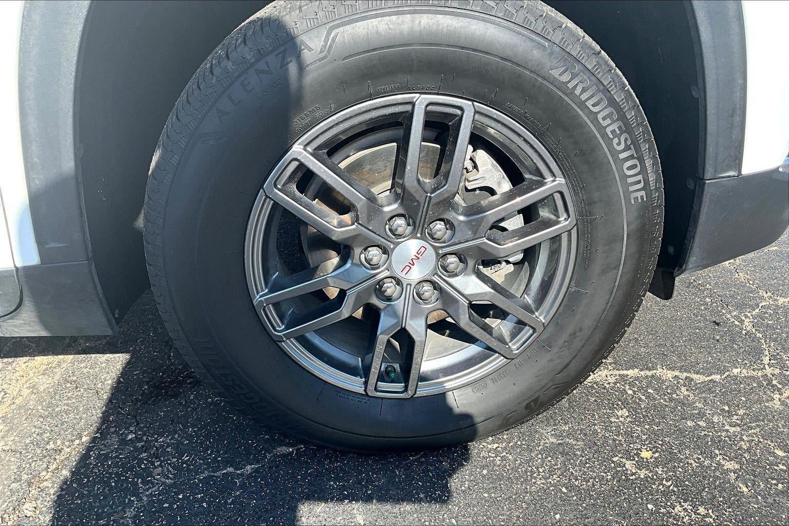 Used 2025 GMC Acadia Elevation AWD/4WD image 9