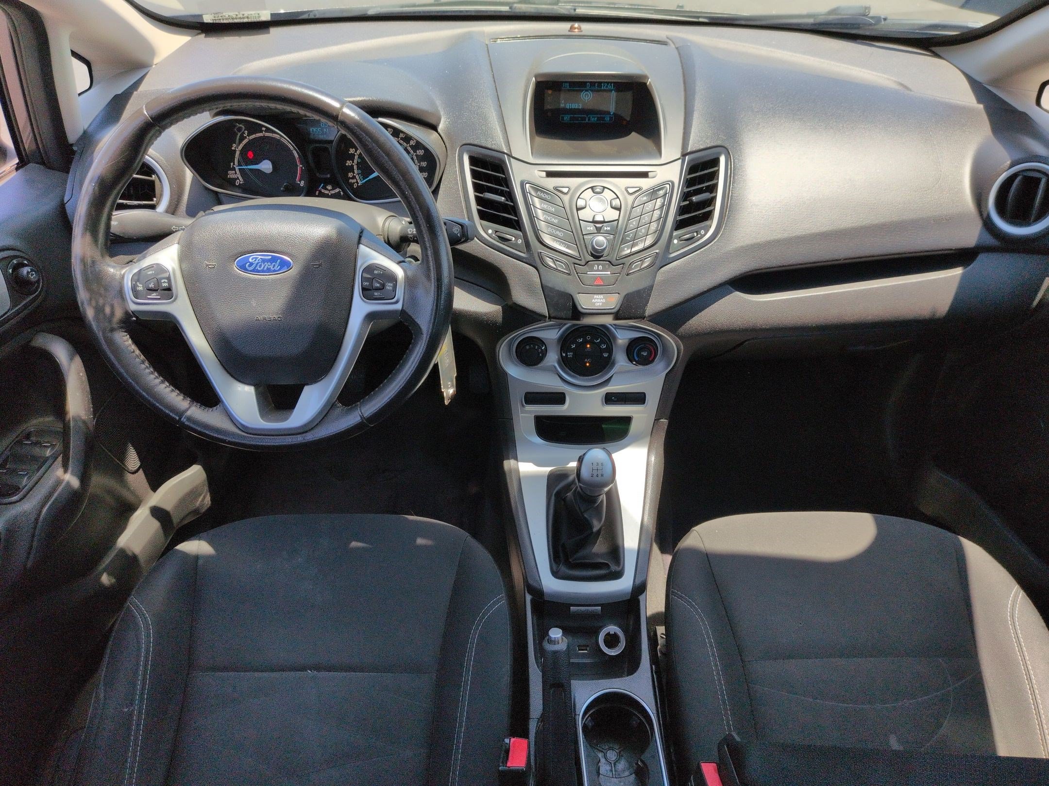Used 2016 Ford Fiesta SE FWD image 26
